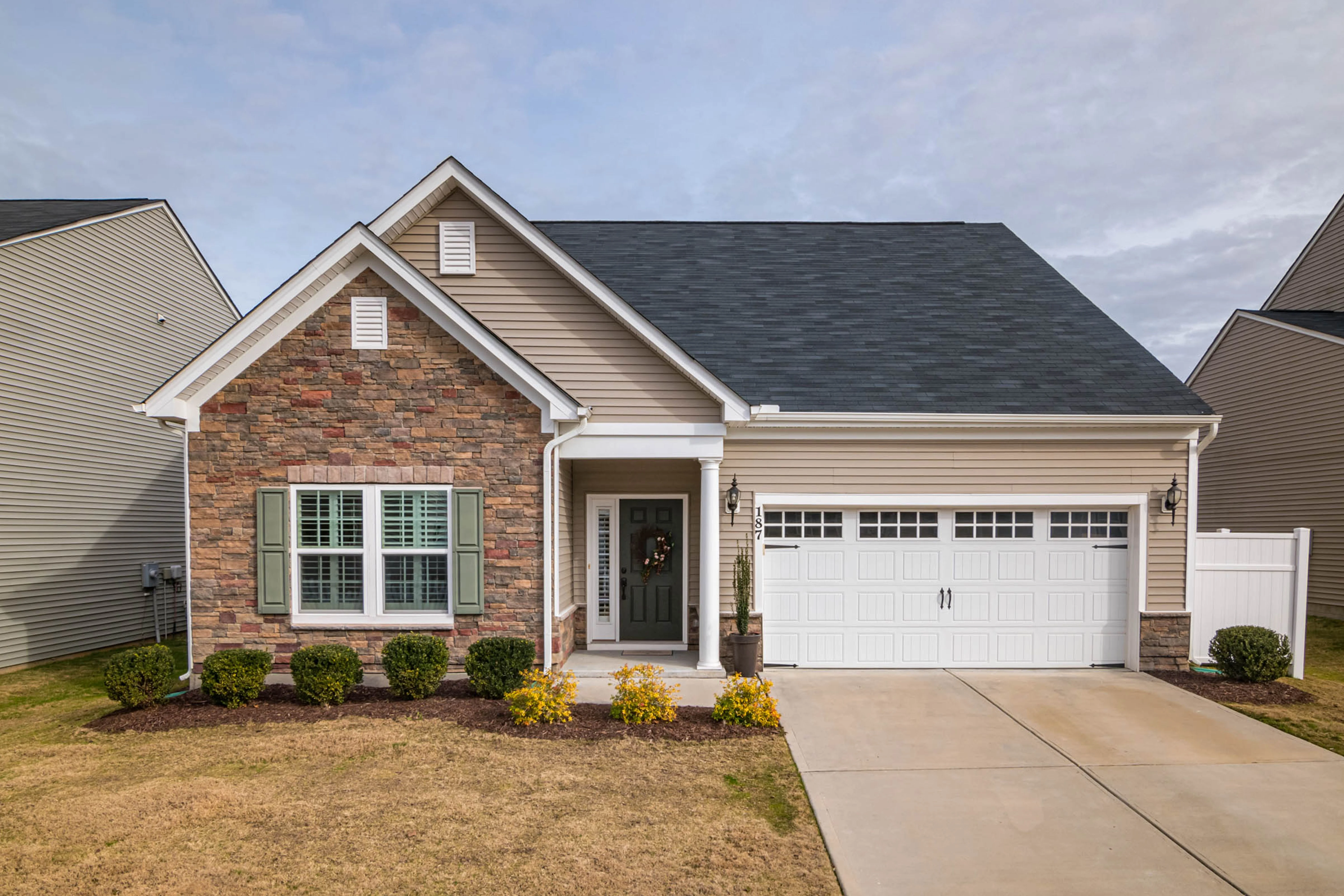 Residential garage door in Glenn Heights